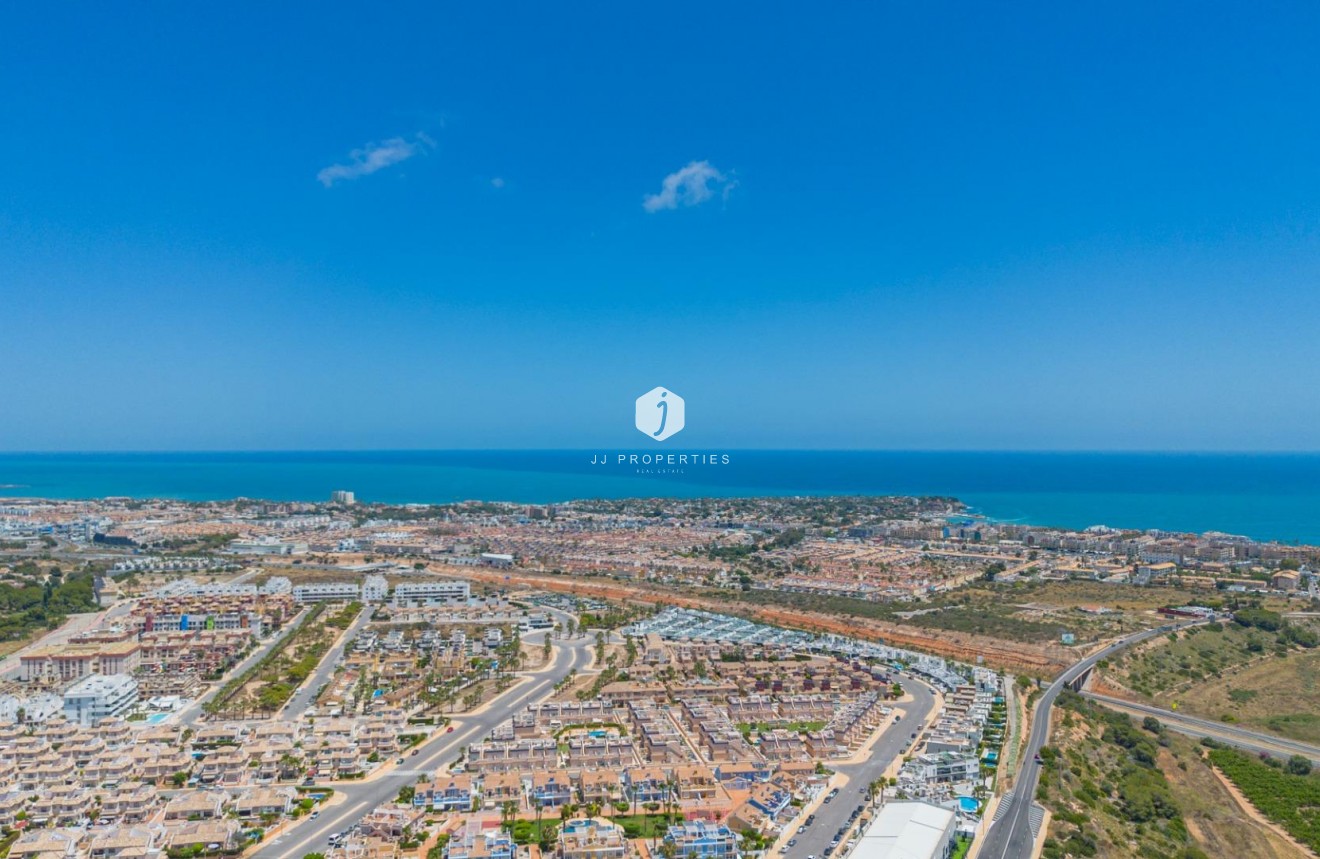 Resale - Villa -
Orihuela Costa - Lomas de Cabo Roig