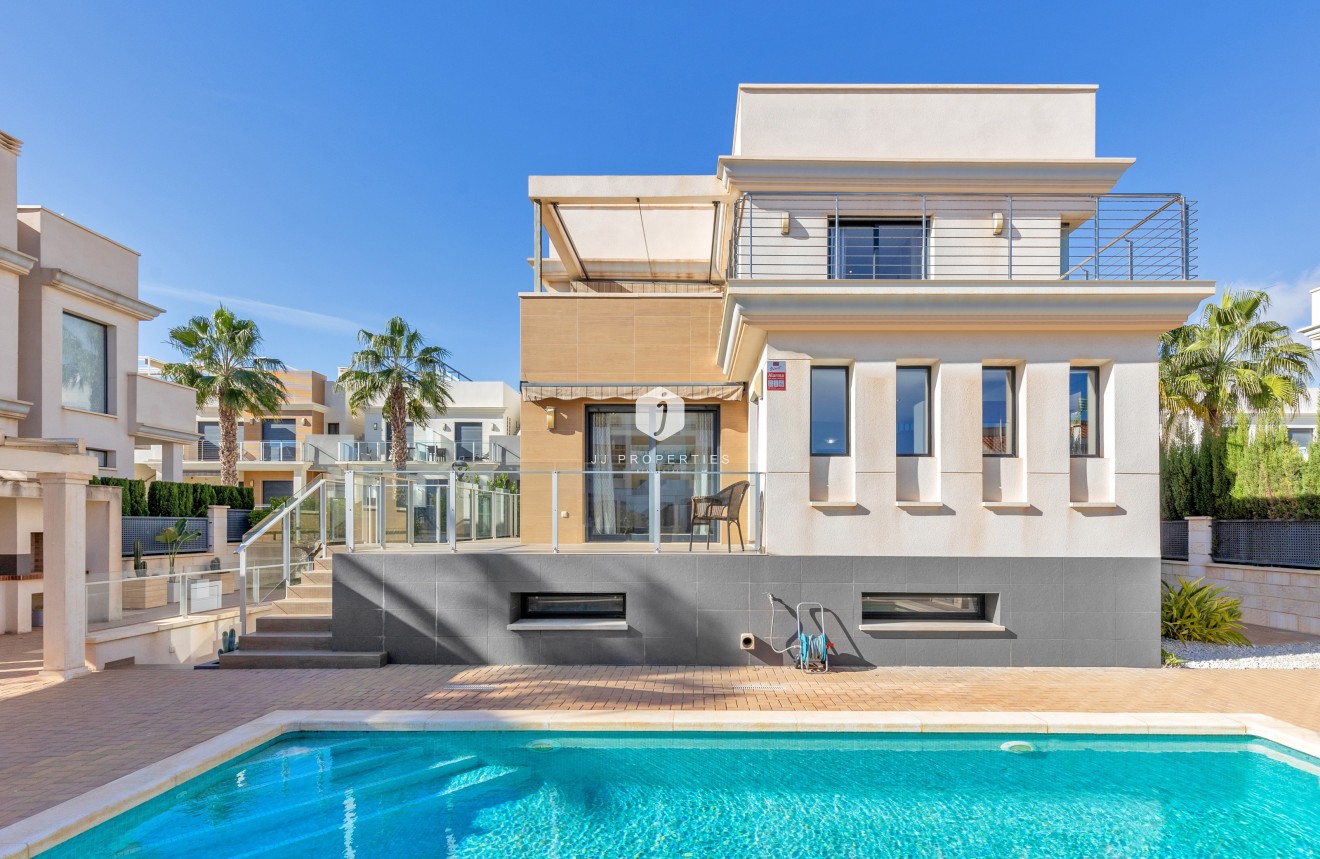 Resale - Villa -
Orihuela Costa - Costa Blanca