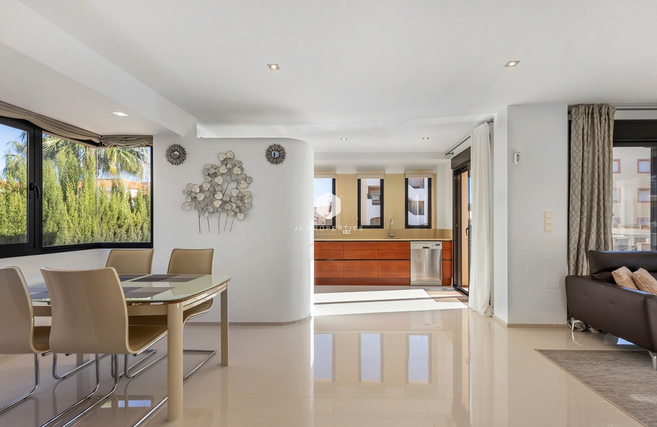 Resale - Villa -
Orihuela Costa - Costa Blanca