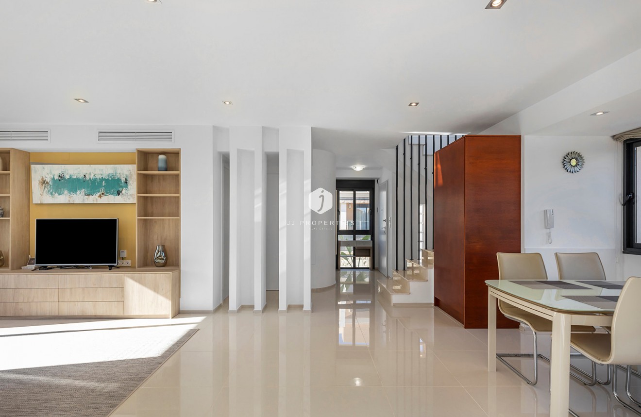 Resale - Villa -
Orihuela Costa - Costa Blanca