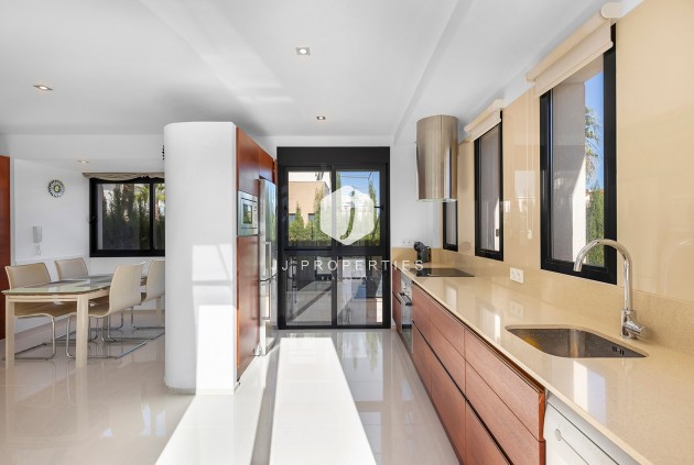 Resale - Villa -
Orihuela Costa - Costa Blanca