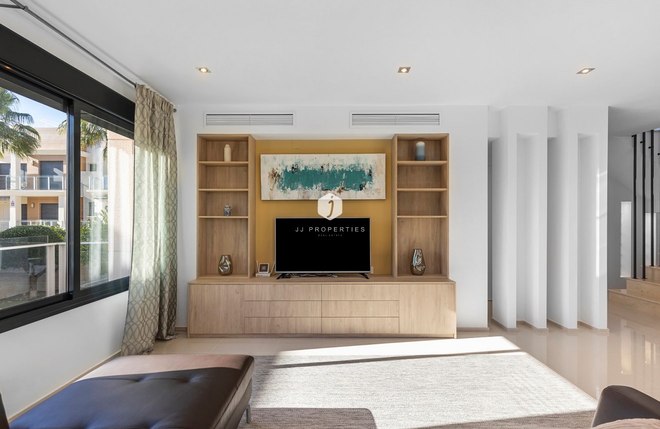 Resale - Villa -
Orihuela Costa - Costa Blanca