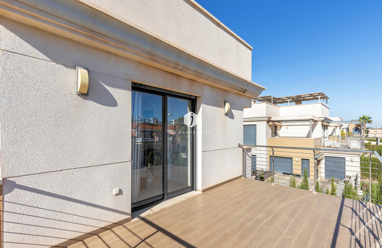 Resale - Villa -
Orihuela Costa - Costa Blanca