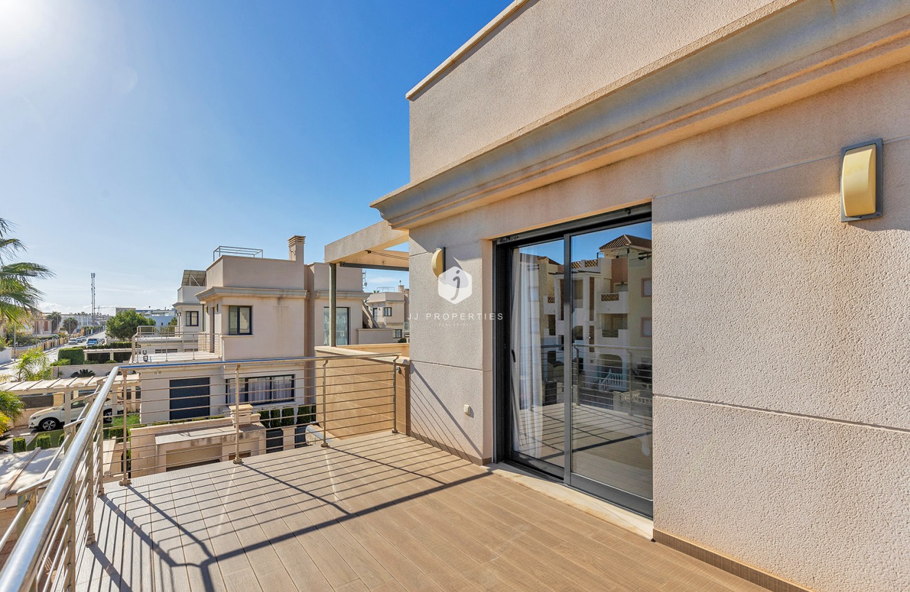 Resale - Villa -
Orihuela Costa - Costa Blanca