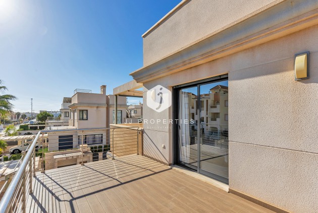 Resale - Villa -
Orihuela Costa - Costa Blanca