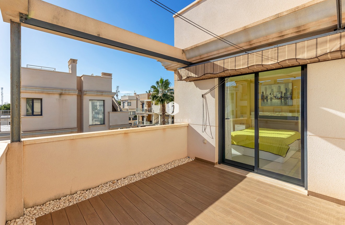 Resale - Villa -
Orihuela Costa - Costa Blanca