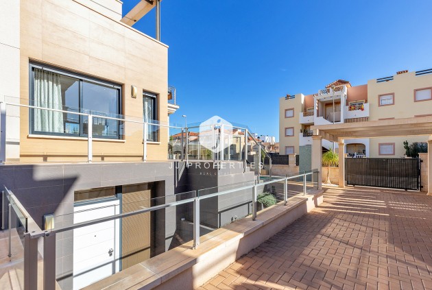 Resale - Villa -
Orihuela Costa - Costa Blanca