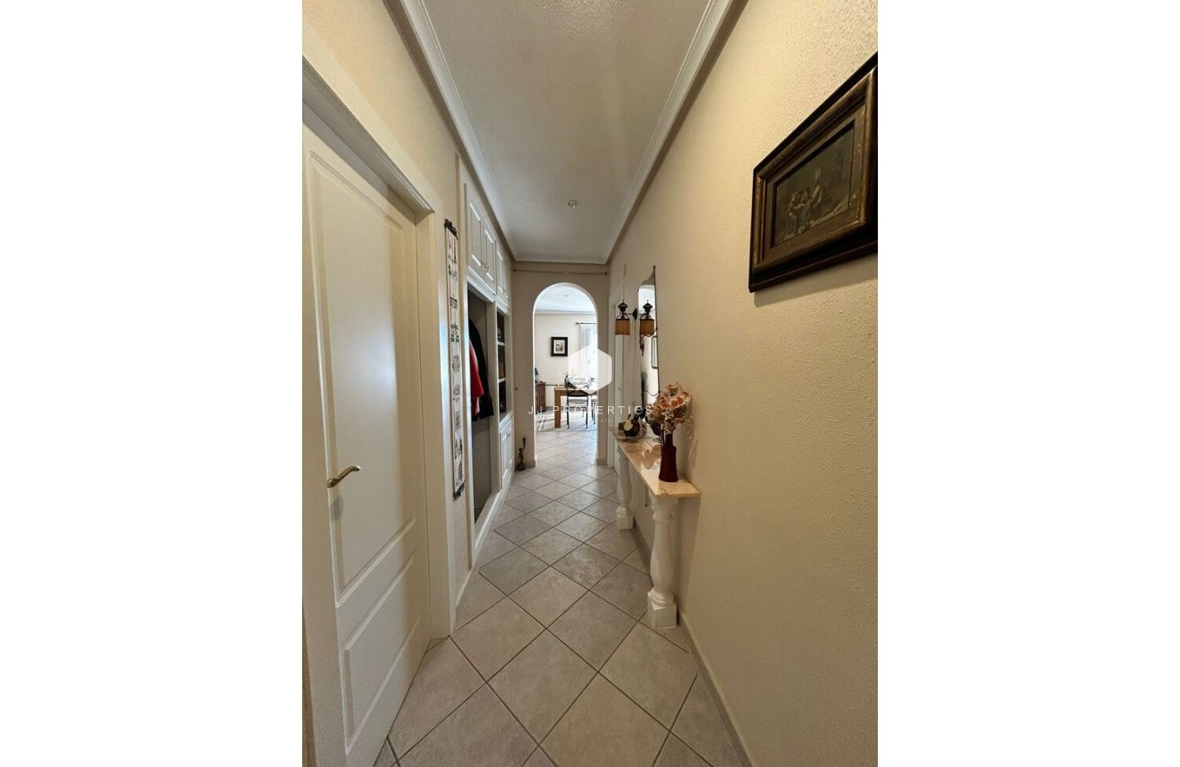 Resale - Villa -
Torrevieja - aguas nuevas
