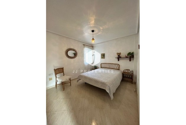 Resale - Villa -
Torrevieja - aguas nuevas
