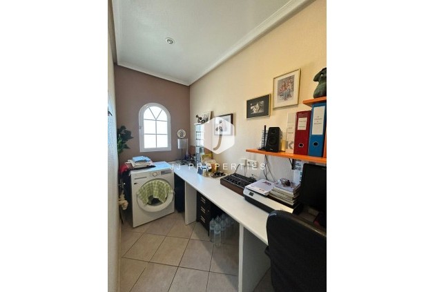 Resale - Villa -
Torrevieja - aguas nuevas