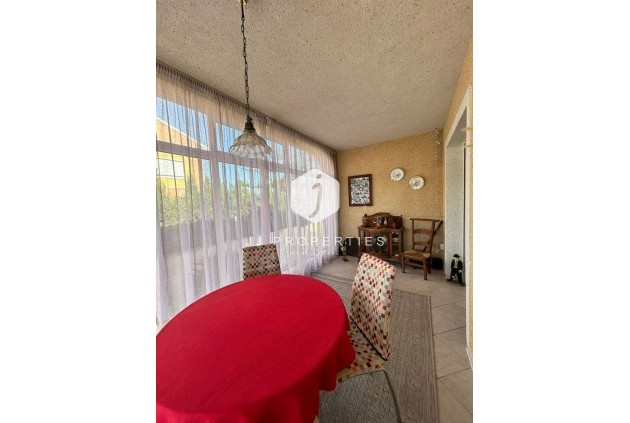 Resale - Villa -
Torrevieja - aguas nuevas