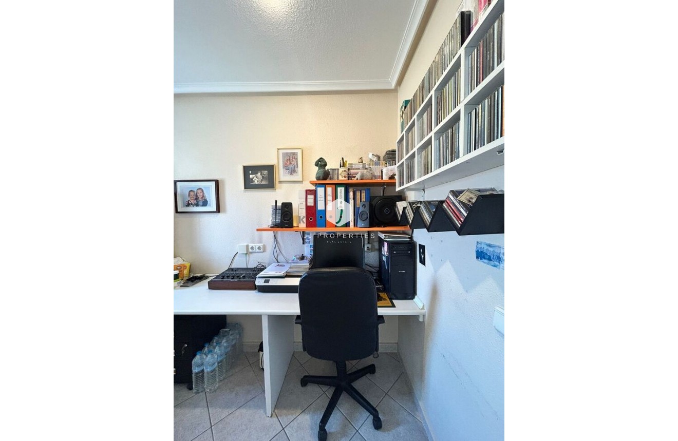 Resale - Villa -
Torrevieja - aguas nuevas