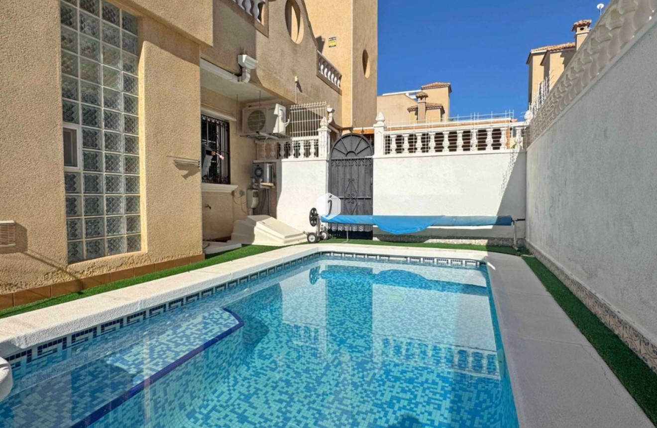 Aus zweiter Hand - Chalet -
Orihuela Costa - Costa Blanca