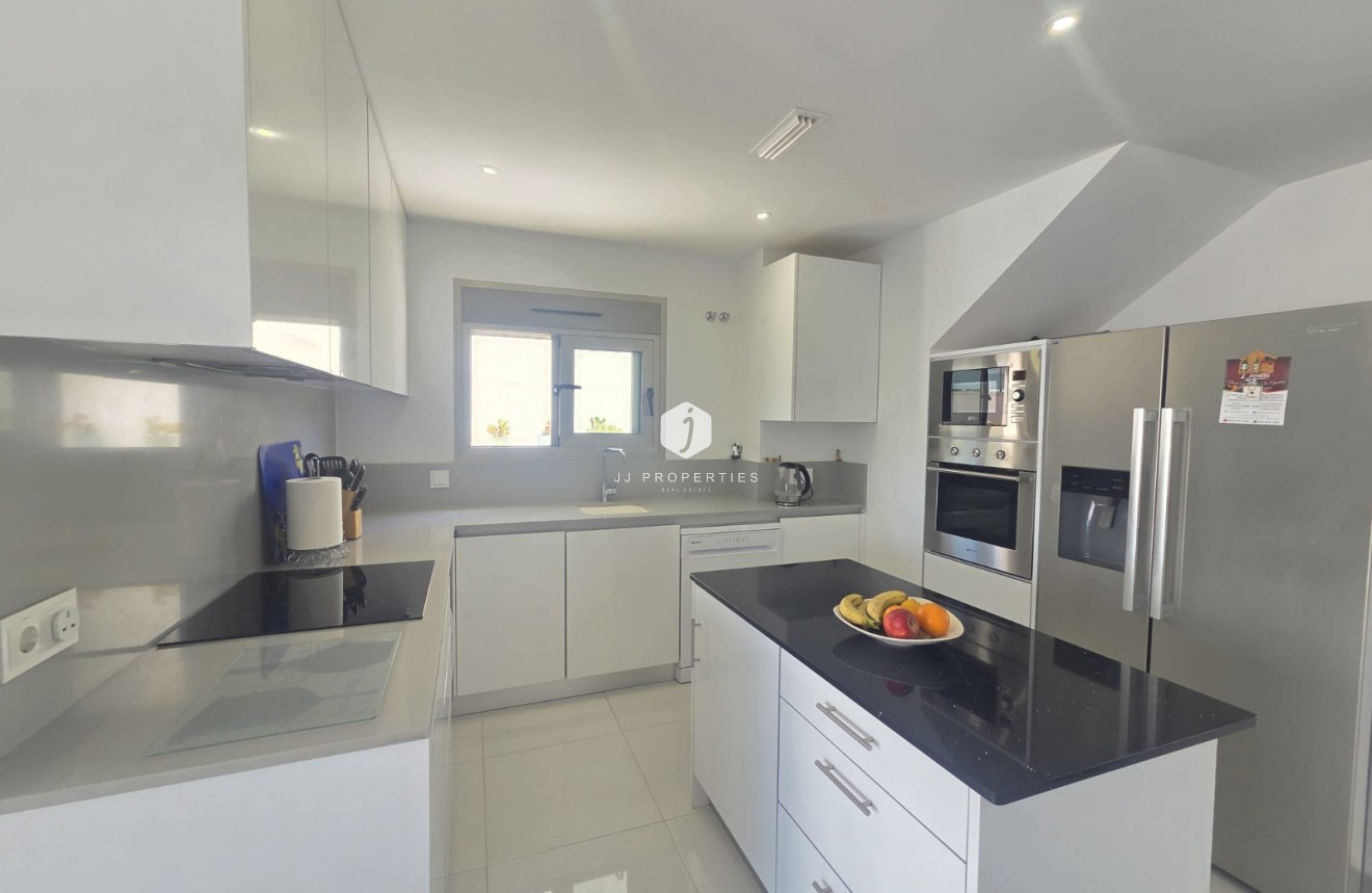 Resale - Villa -
San Miguel de Salinas - Inland
