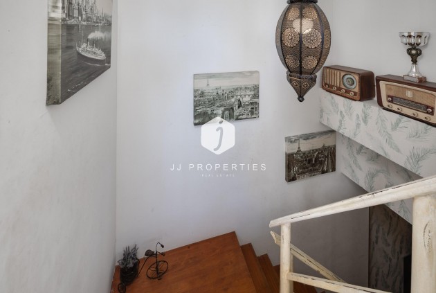 Resale - Chalet -
Torrevieja - Centro
