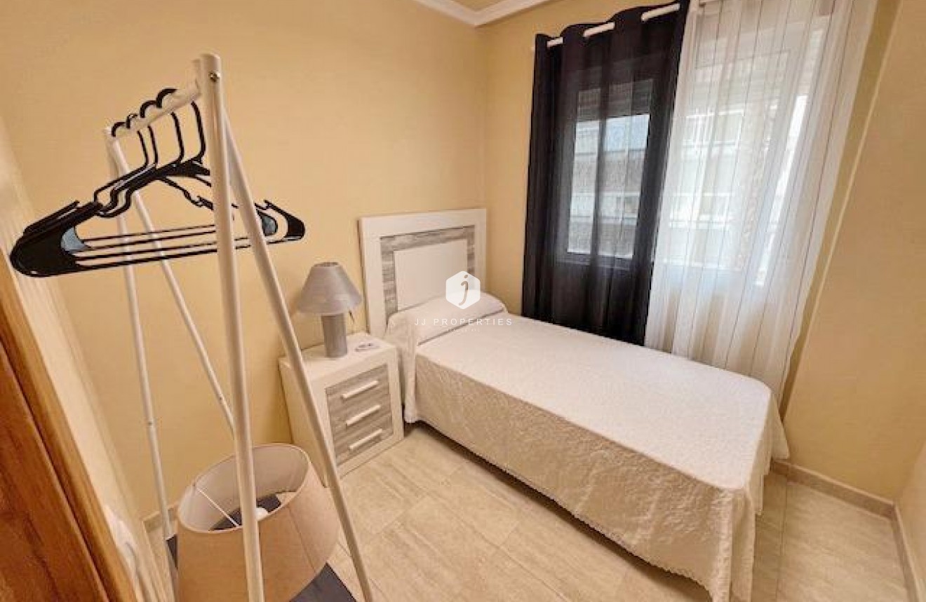 Resale - Apartment / flat -
Guardamar del Segura - puerto deportivo