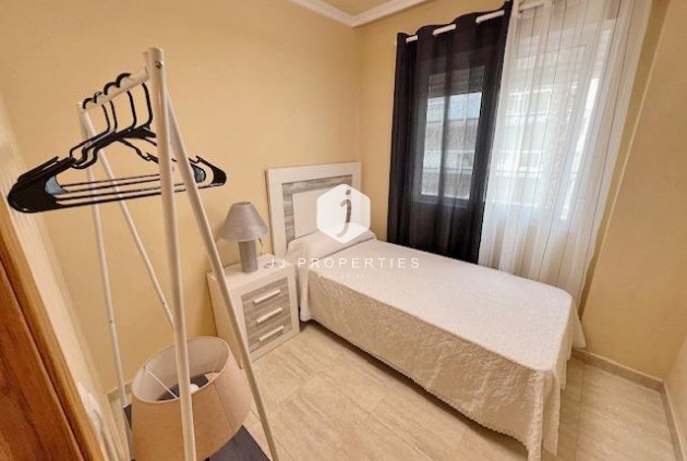 Resale - Apartment / flat -
Guardamar del Segura - puerto deportivo