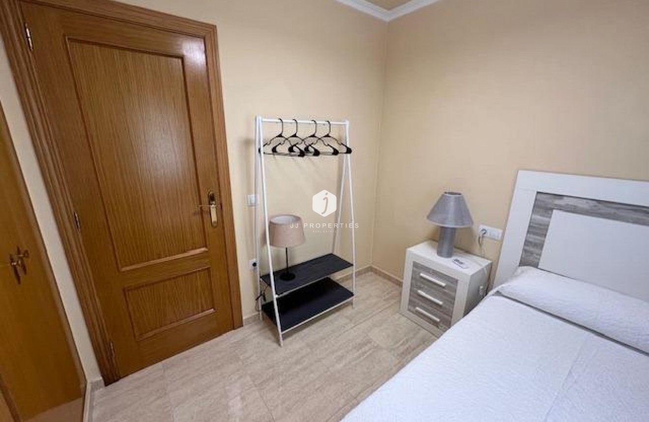Resale - Apartment / flat -
Guardamar del Segura - puerto deportivo