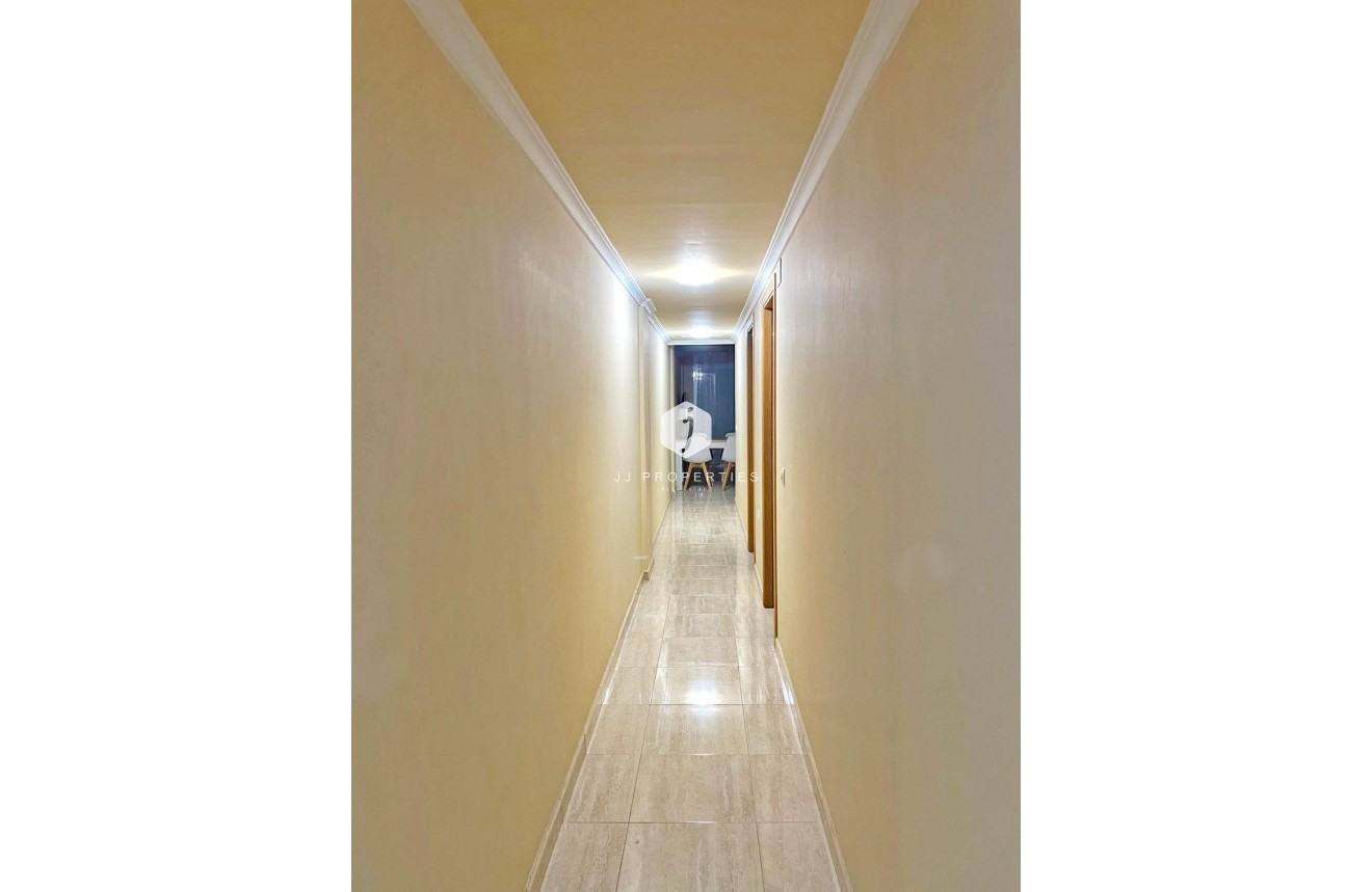 Resale - Apartment / flat -
Guardamar del Segura - puerto deportivo