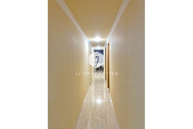 Resale - Apartment / flat -
Guardamar del Segura - puerto deportivo