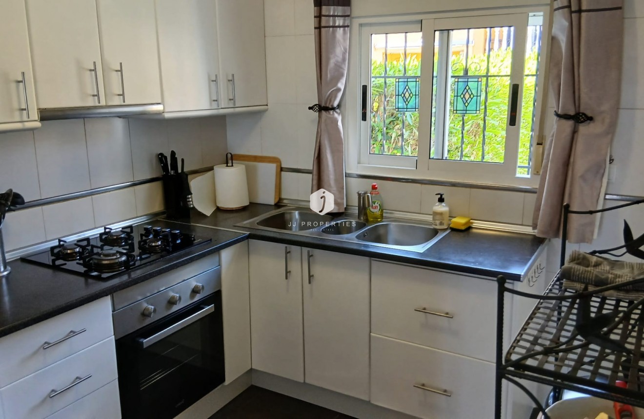 Resale - Chalet -
Orihuela Costa - Costa Blanca