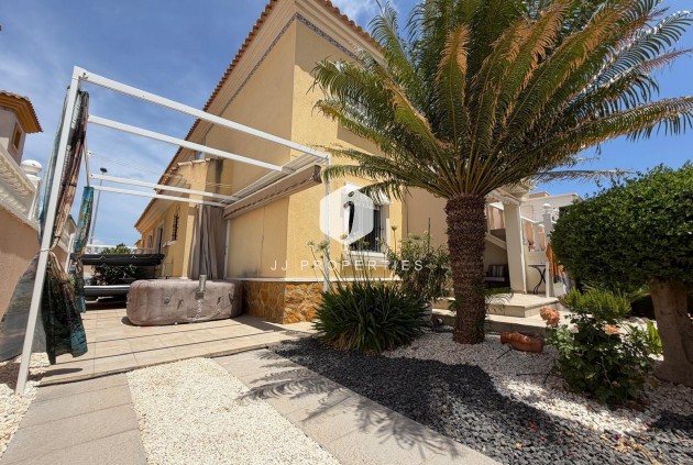 Resale - Chalet -
Orihuela Costa - Los Dolses