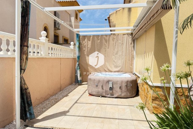Resale - Chalet -
Orihuela Costa - Los Dolses
