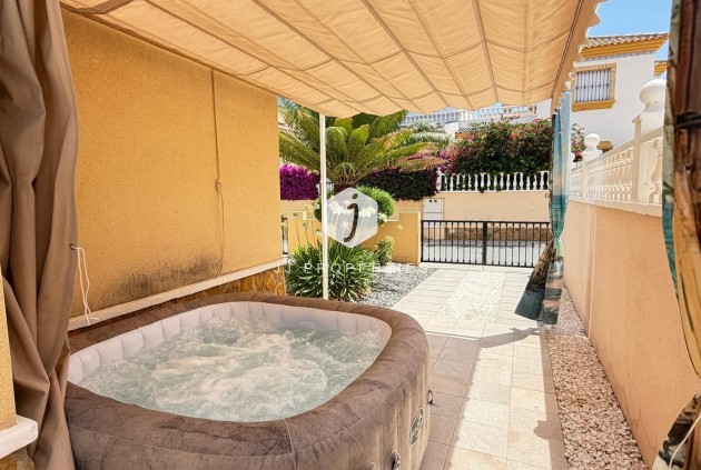 Resale - Chalet -
Orihuela Costa - Los Dolses