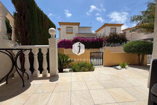 Resale - Chalet -
Orihuela Costa - Los Dolses