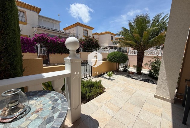 Resale - Chalet -
Orihuela Costa - Los Dolses