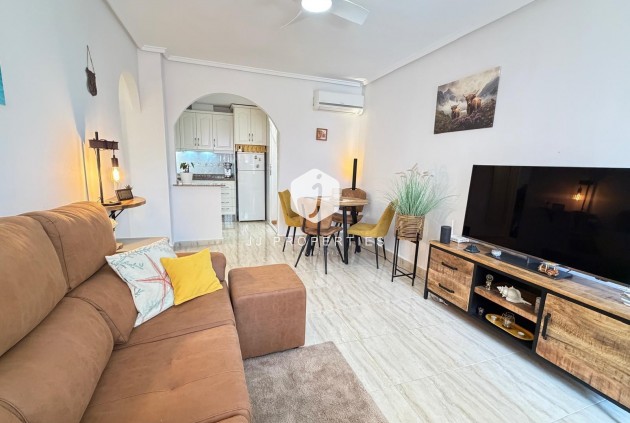 Resale - Chalet -
Orihuela Costa - Los Dolses