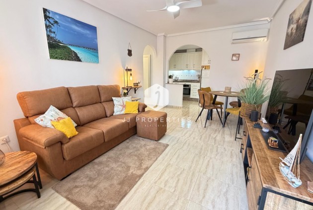 Resale - Chalet -
Orihuela Costa - Los Dolses
