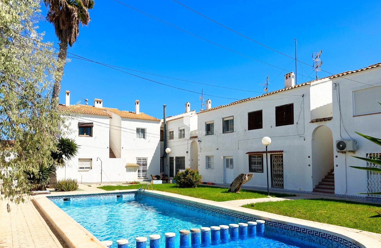 Resale - Bungalow -
Orihuela Costa - Costa Blanca