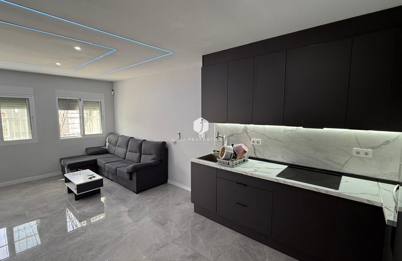 Resale - Chalet -
Torrevieja - Torreta Florida