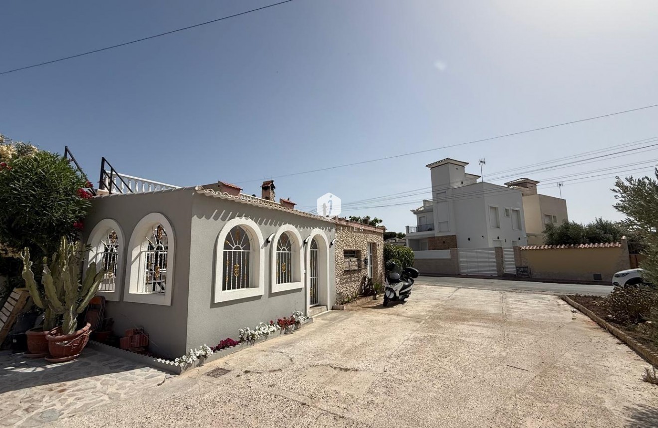 Resale - Chalet -
Torrevieja - Torreta Florida