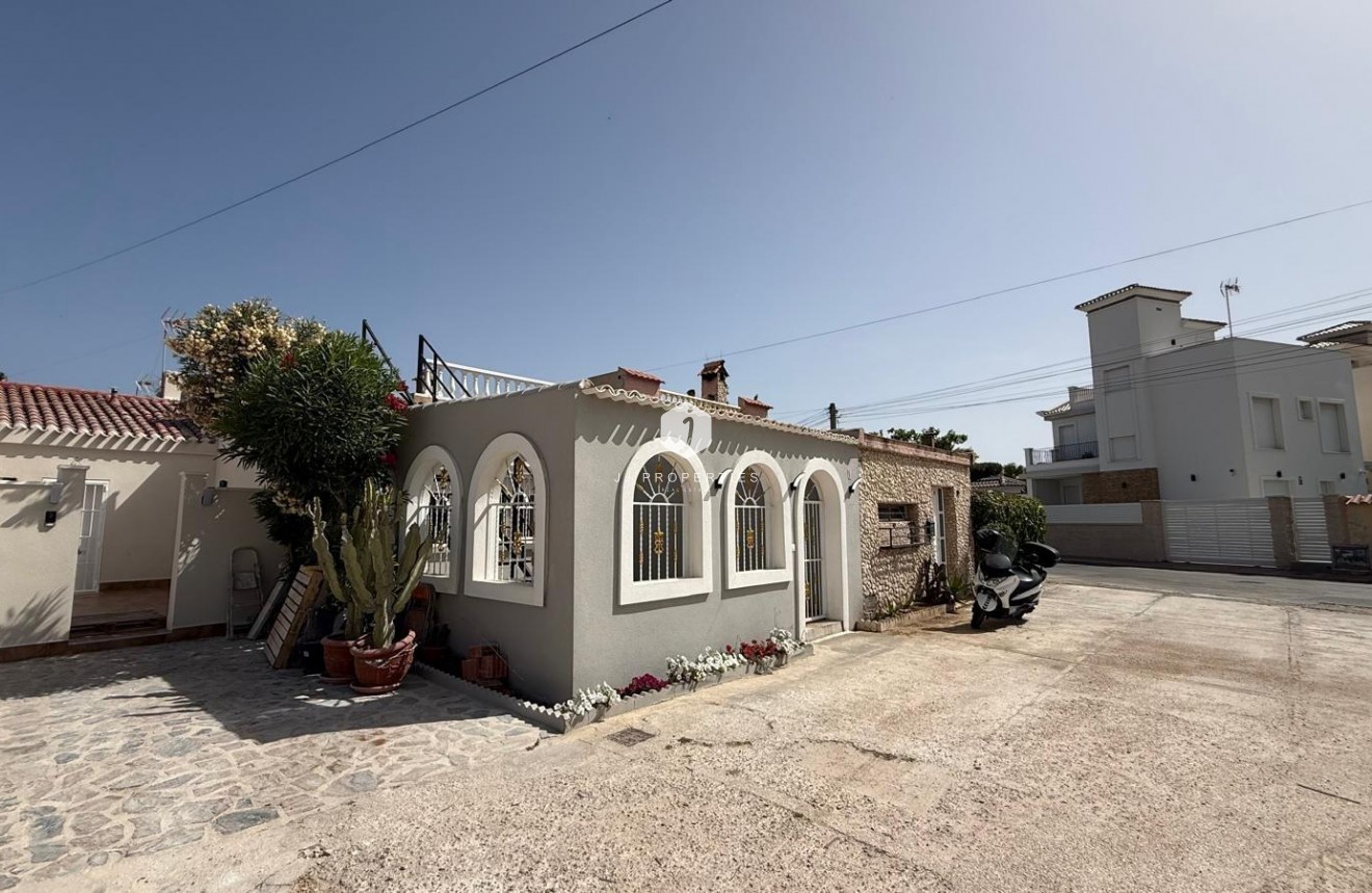 Resale - Chalet -
Torrevieja - Torreta Florida
