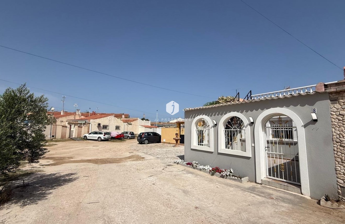 Resale - Chalet -
Torrevieja - Torreta Florida