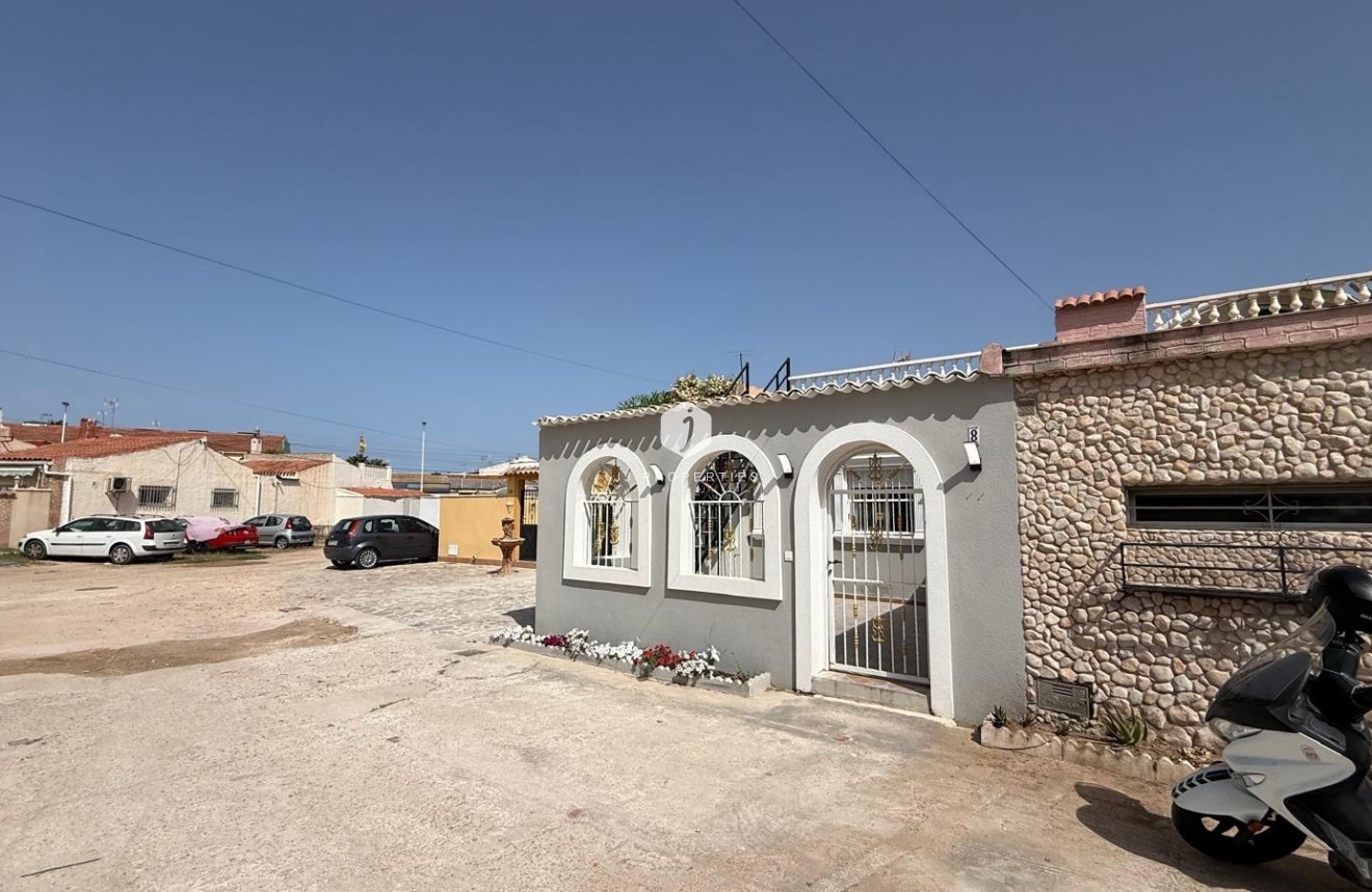 Resale - Chalet -
Torrevieja - Torreta Florida