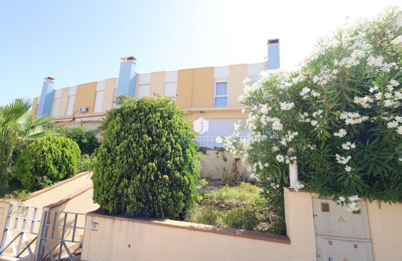 Resale - Chalet -
Orihuela Costa - Costa Blanca