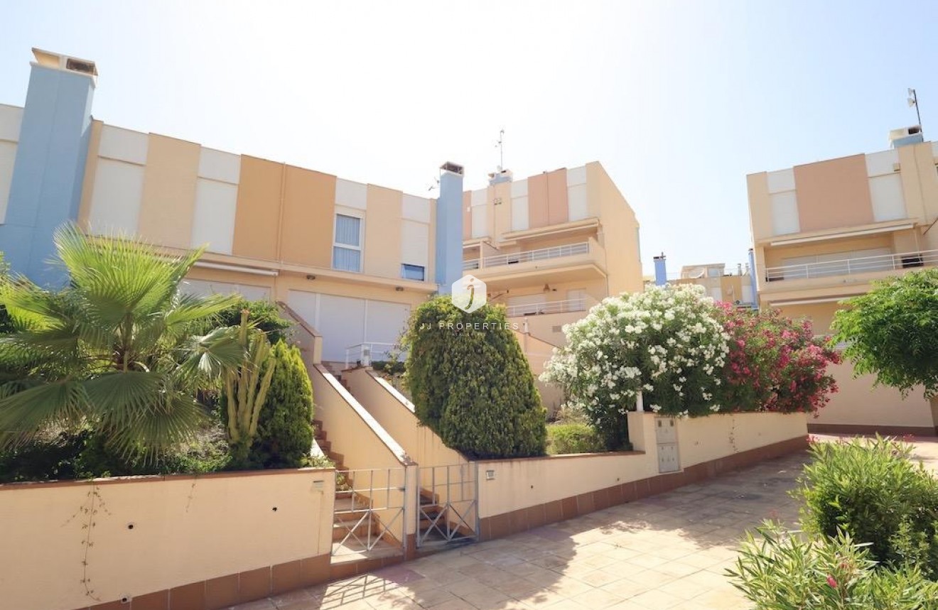 Resale - Chalet -
Orihuela Costa - Costa Blanca