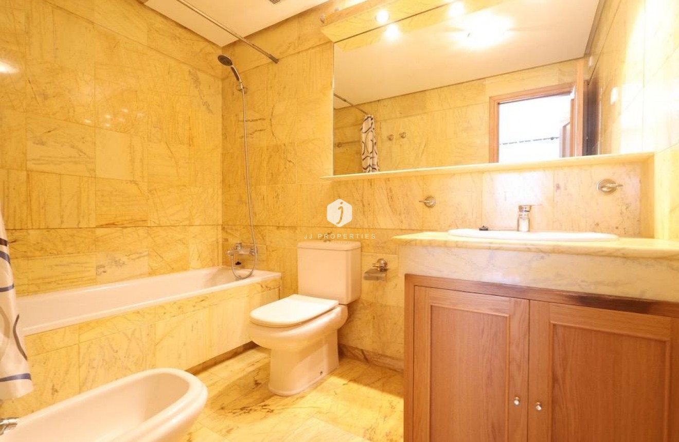 Resale - Chalet -
Orihuela Costa - Costa Blanca