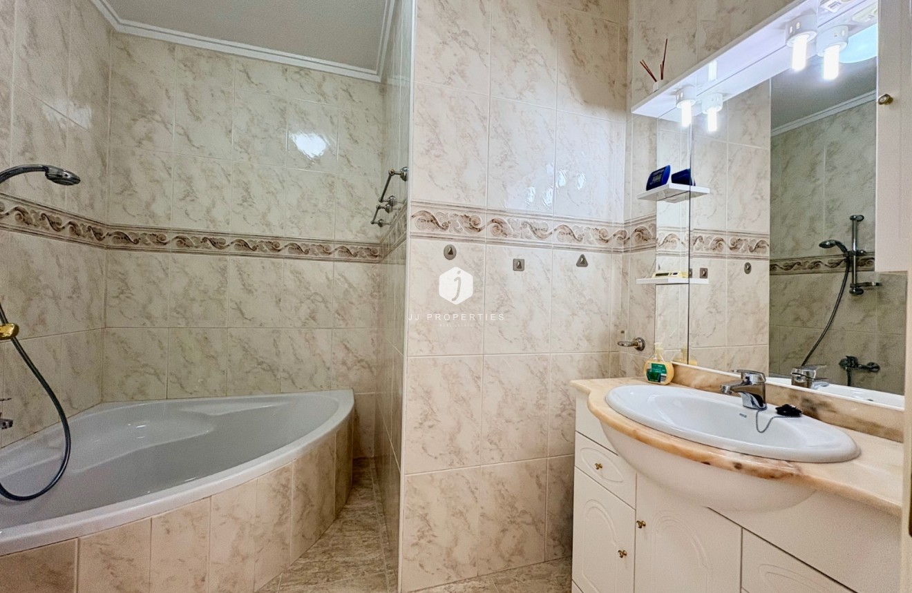 Resale - Chalet -
Rojales - Inland