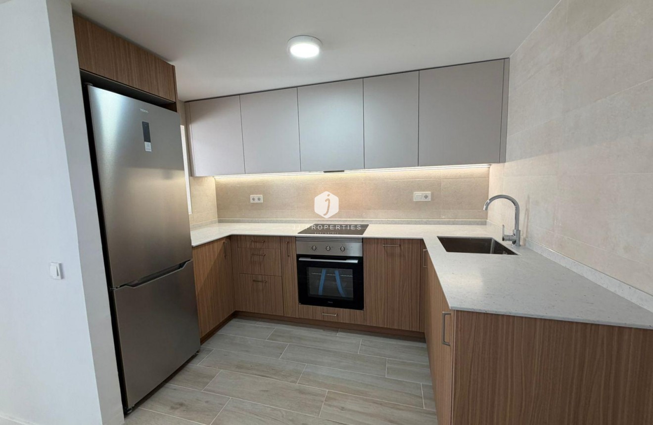 Resale - Chalet -
Torrevieja - Sector 25