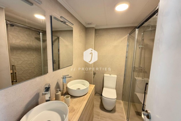 Resale - Chalet -
Torrevieja - Sector 25