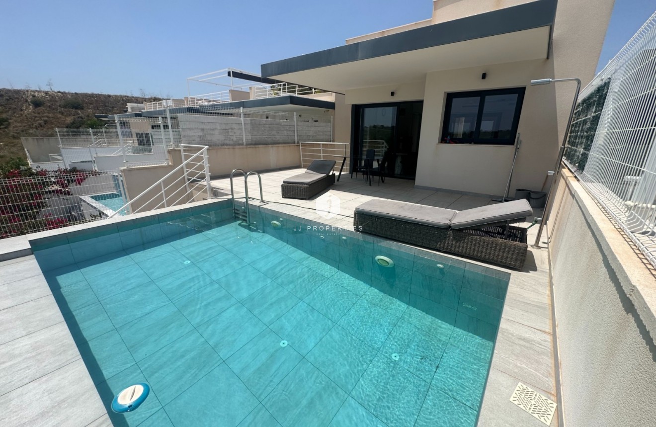 Resale - Villa -
San Miguel de Salinas - Inland