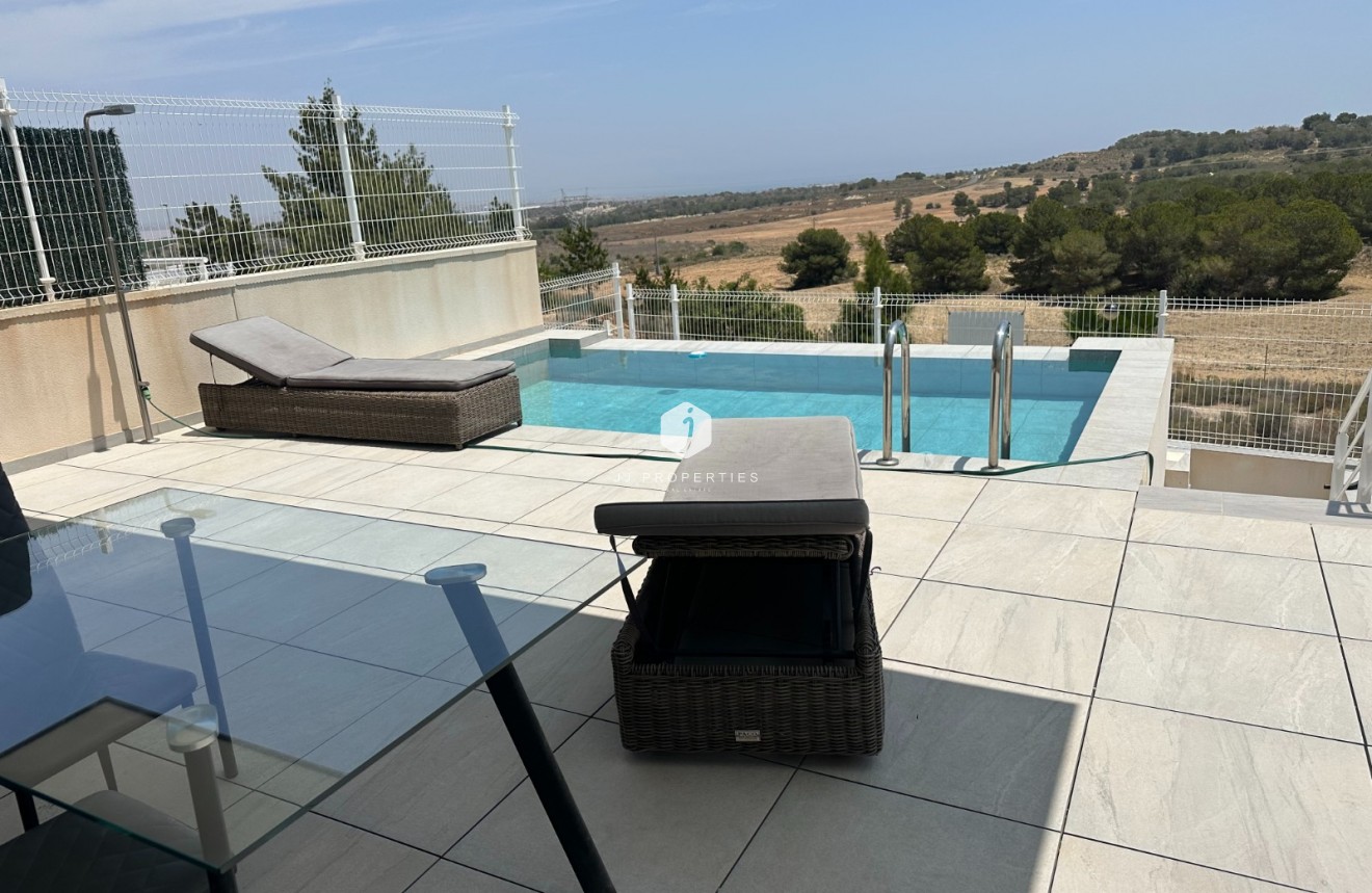 Resale - Villa -
San Miguel de Salinas - Inland