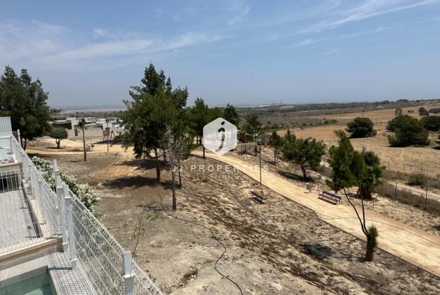 Resale - Villa -
San Miguel de Salinas - Inland