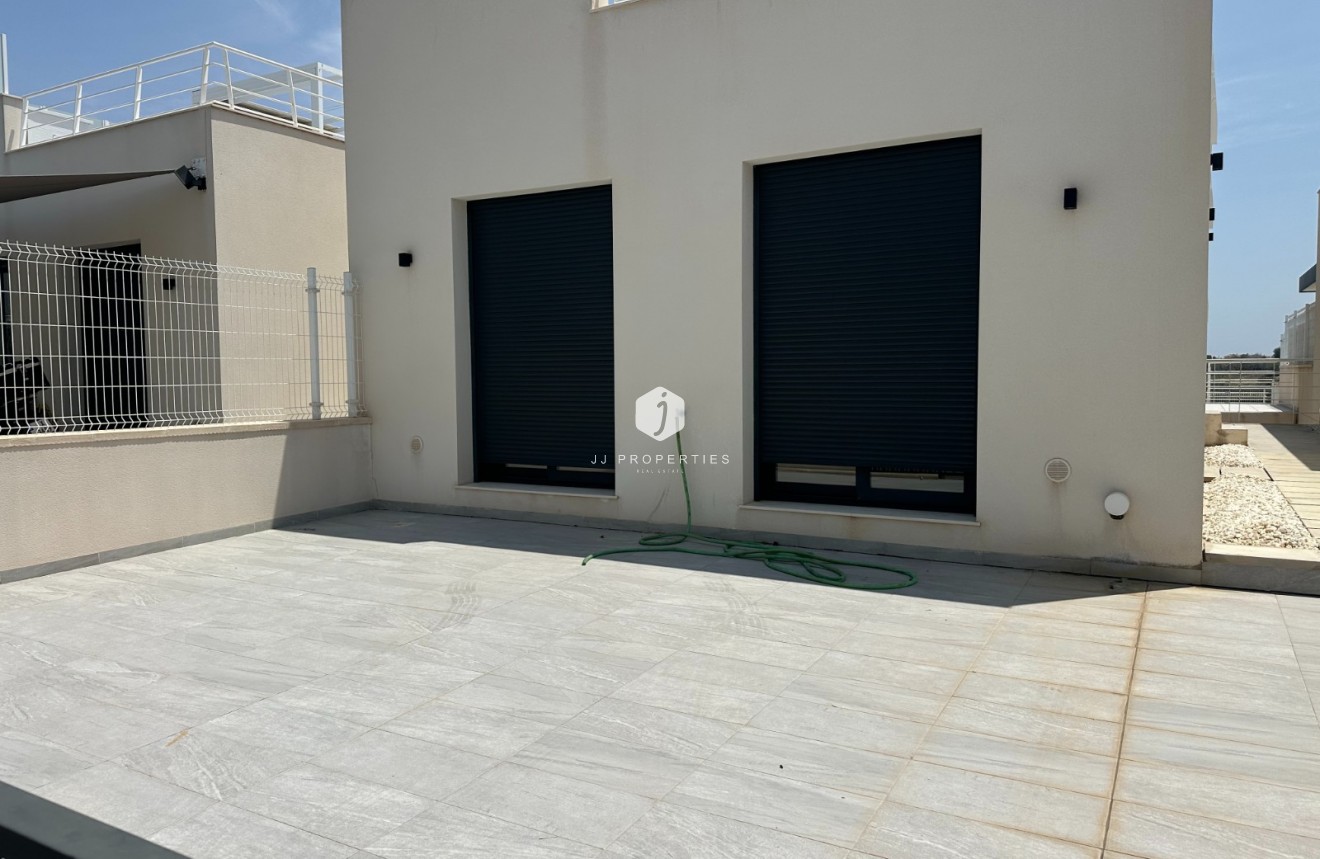 Resale - Villa -
San Miguel de Salinas - Inland