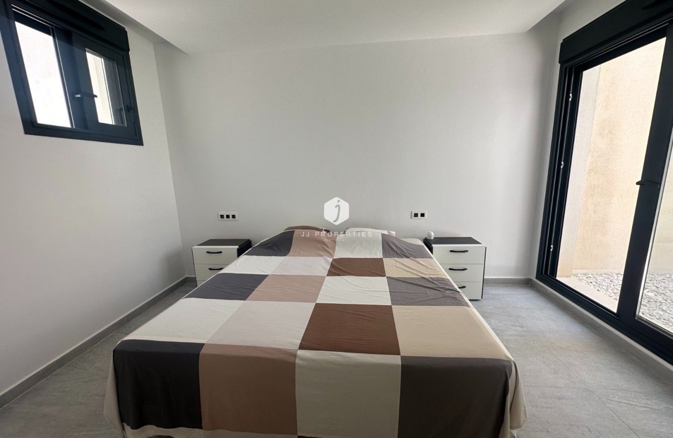 Resale - Villa -
San Miguel de Salinas - Inland