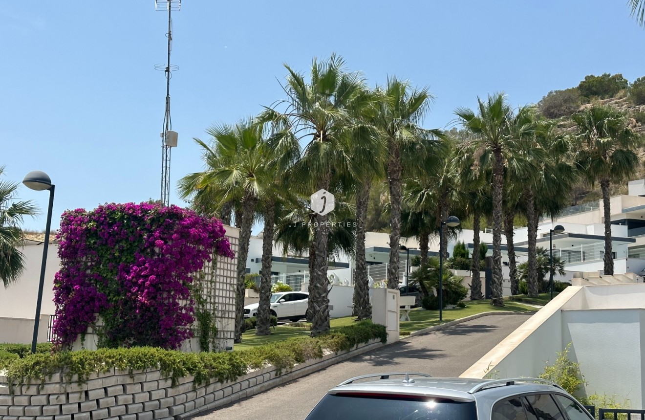 Resale - Villa -
San Miguel de Salinas - Inland